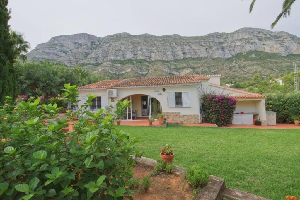 Вилла Agradable Casa Con Piscina Privada Y Jardin Дения Экстерьер фото